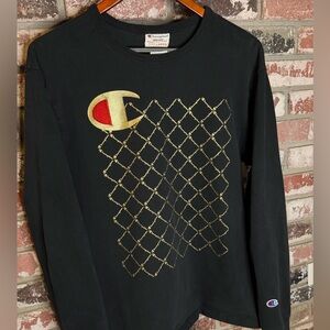 Champion Large Black Long Sleeve Tee with Gold Chainlink Graphic 0302